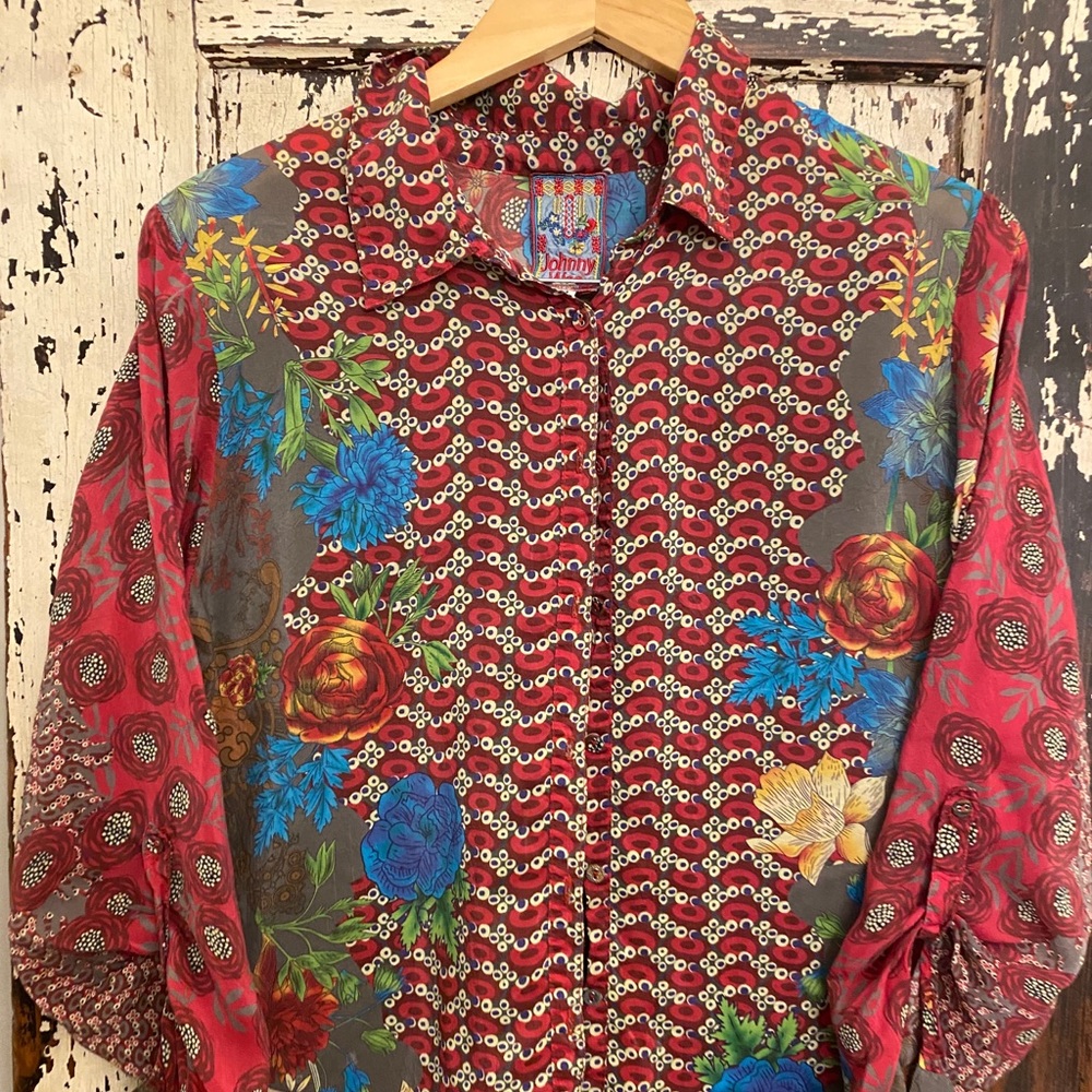 EUC Johnny Was Beautiful Boho top. Size M.